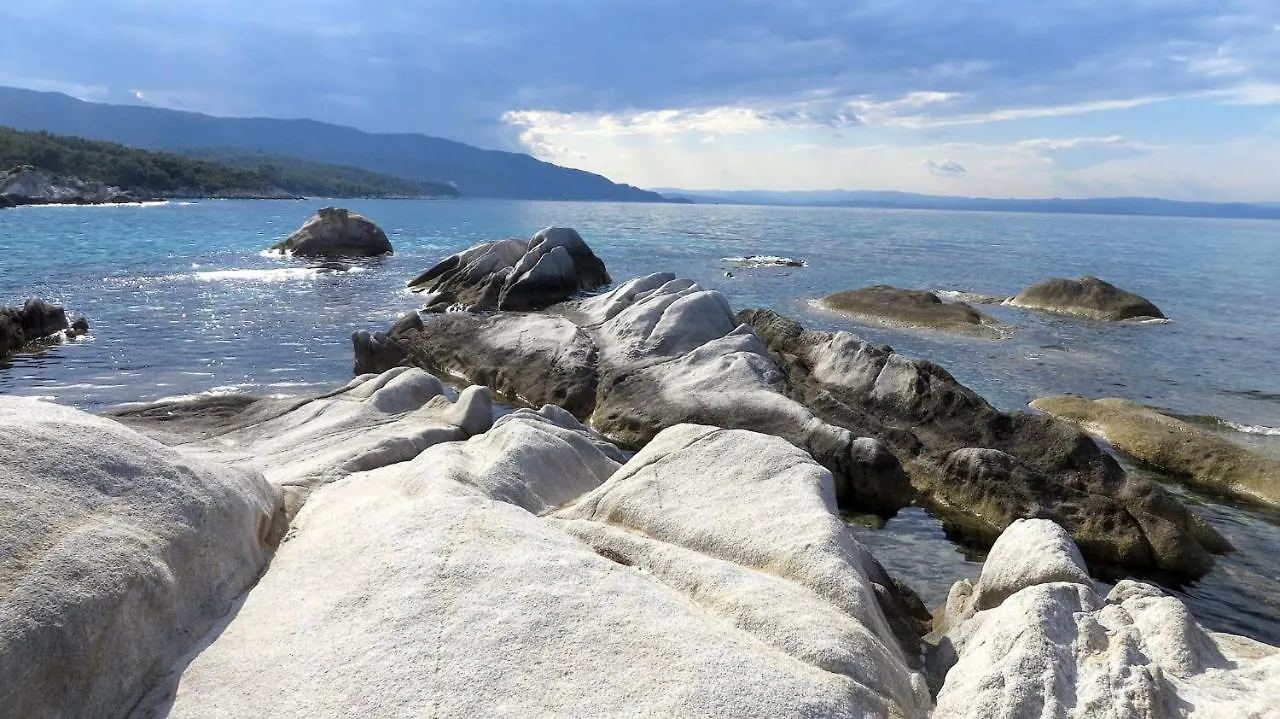 Spacious Villa Close To An Amazing Sithonia Beach Vourvourou